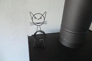 vintage zwart metalen brievenstandaard - een kat beschikbaar voor biedingen