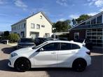 BMW 1-serie 118i 140pk Automaat 19''Lmv, Navi, (bj 2019), 65 €/maand, Stof, Gebruikt, Wit