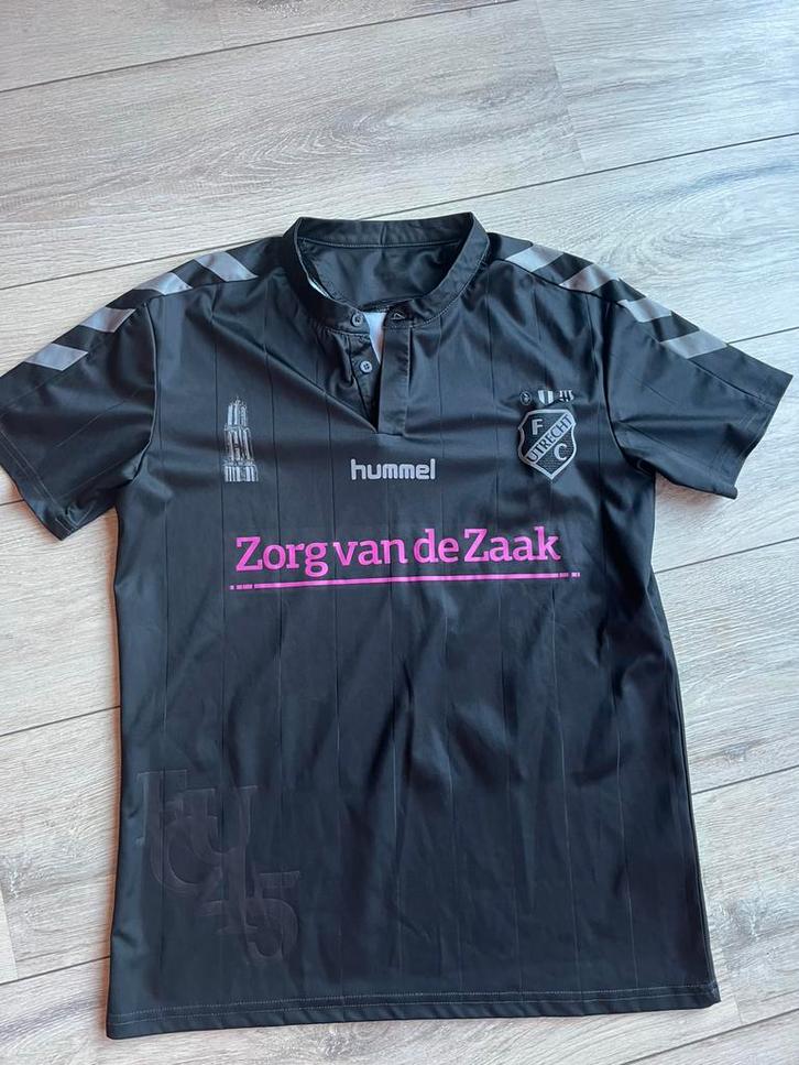 Fc utrecht 15/16 maat M, Verzamelen, Sportartikelen en Voetbal, Zo goed als nieuw, Shirt, F.C. Utrecht, Ophalen of Verzenden