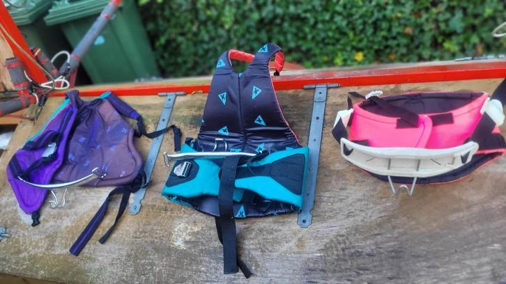 Windsurf zeilen/ masten/ vinnen/ trapeze, Watersport en Boten, Windsurfen, Gebruikt, Complete set, Met vin(nen), Met draagtas