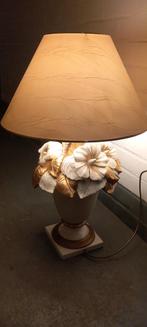 Grote creme beige goud tafel lamp met bloemen, Ophalen