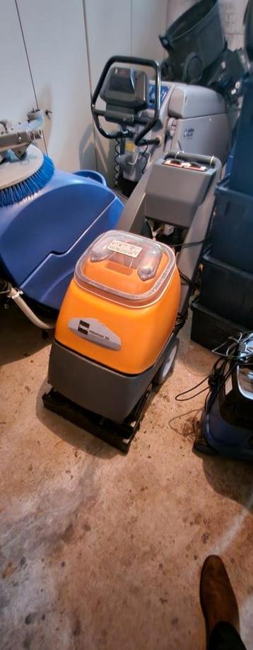 Taski tapijtreiniger 30 in goede staat  beschikbaar voor biedingen