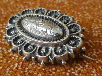 Mooie antieke speld of broche uit Engeland van zilver 3,4 cm beschikbaar voor biedingen