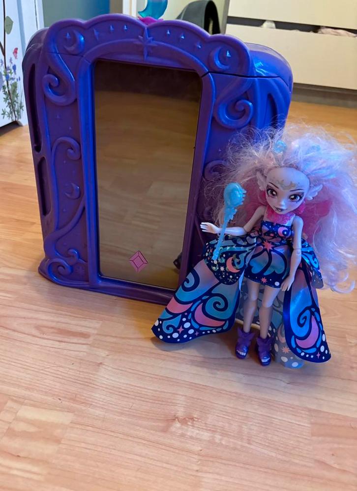 Magic mixies pixie supremes magische toverspiegel, Kinderen en Baby's, Speelgoed | Poppen, Zo goed als nieuw, Overige typen, Ophalen of Verzenden