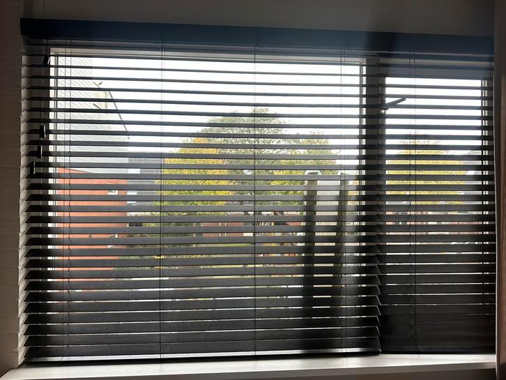 Harmony houten jaloezie met privacysluiting, Huis en Inrichting, Stoffering | Gordijnen en Lamellen, Zo goed als nieuw, Ophalen