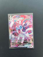 Sylveon VMAX - Rapid Strike - Pokémonkaart, Ophalen of Verzenden, Zo goed als nieuw, Losse kaart, Foil