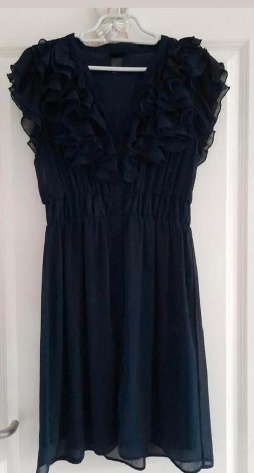 Superschattig donkerblauw jurkje van H&M Divided maat 38, Kleding | Dames, Jurken, Zo goed als nieuw, Maat 38/40 (M), Blauw, Knielengte