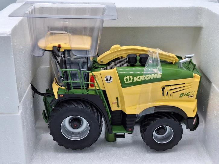 Krone Big X 1180 OptiMaize met Gras en Maisbek, Hobby en Vrije tijd, Modelauto's | 1:32, Nieuw, Tractor of Landbouw, Overige merken
