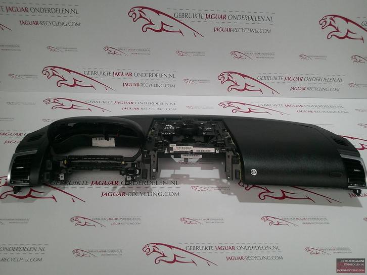 Dashboard Jaguar F-Type 2020-2025 Zwart T2R3326PVJ, Auto-onderdelen, Dashboard en Schakelaars, Jaguar, Gebruikt, Herkomst onderdeel bekend