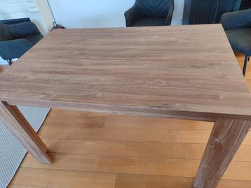 Tafel & Salontafel  beschikbaar voor biedingen