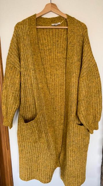 Vest b.young maat xl / 44/46 zgan beschikbaar voor biedingen