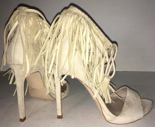 Zara hakken met franje maat 37, Kleding | Dames, Schoenen, Zo goed als nieuw, Sandalen of Muiltjes, Overige kleuren, Ophalen of Verzenden