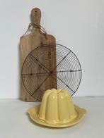 Vintage puddingvorm met onderbord / kleur geel, Ophalen of Verzenden, Gebruikt
