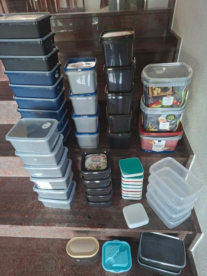 Gratis gebruikte plastic bakjes met deksel, Huis en Inrichting, Keuken | Keukenbenodigdheden, Gebruikt, Ophalen