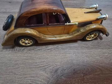 Oldtimer hout beschikbaar voor biedingen