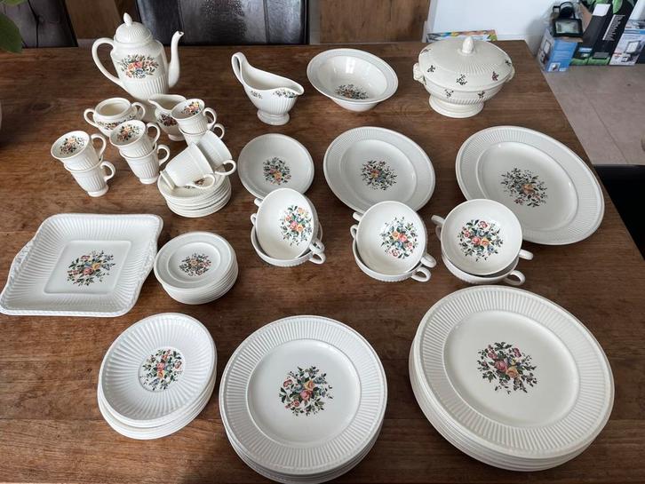 Wedgwood conway servies compleet, Huis en Inrichting, Keuken | Servies, Zo goed als nieuw, Schaal of Schalen, Wedgwood, Porselein