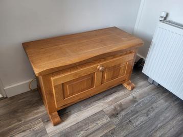 Tv meubel beschikbaar voor biedingen