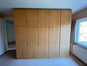 Slaapkamer wandkast - licht eiken - 256 cm breed beschikbaar voor biedingen