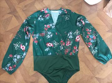 Ivivi body blouse groen maat M (officieel L)