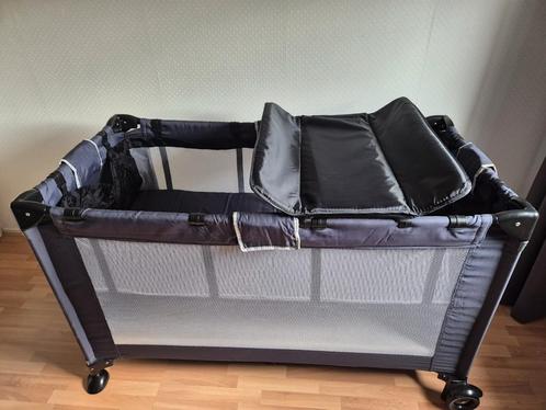 Koelstra campingbedje met matras en toebehoren., Kinderen en Baby's, Babywiegjes en Ledikanten, Zo goed als nieuw, Reisbedje, Ophalen