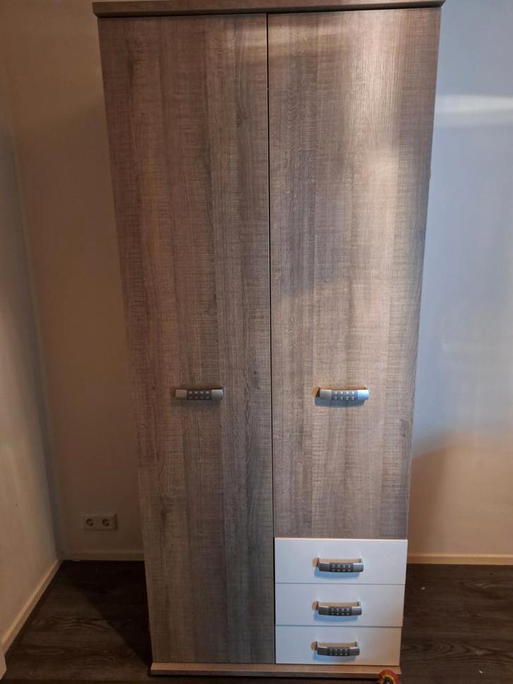 Tiener/kinder kledingkast van Beter Bed, Huis en Inrichting, Kasten | Kledingkasten, Zo goed als nieuw, 150 tot 200 cm, 50 tot 75 cm