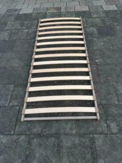 1 bruine houten bedbodem met metalen frame (80 x 200), Huis en Inrichting, Woonaccessoires | Overige, Gebruikt, Ophalen