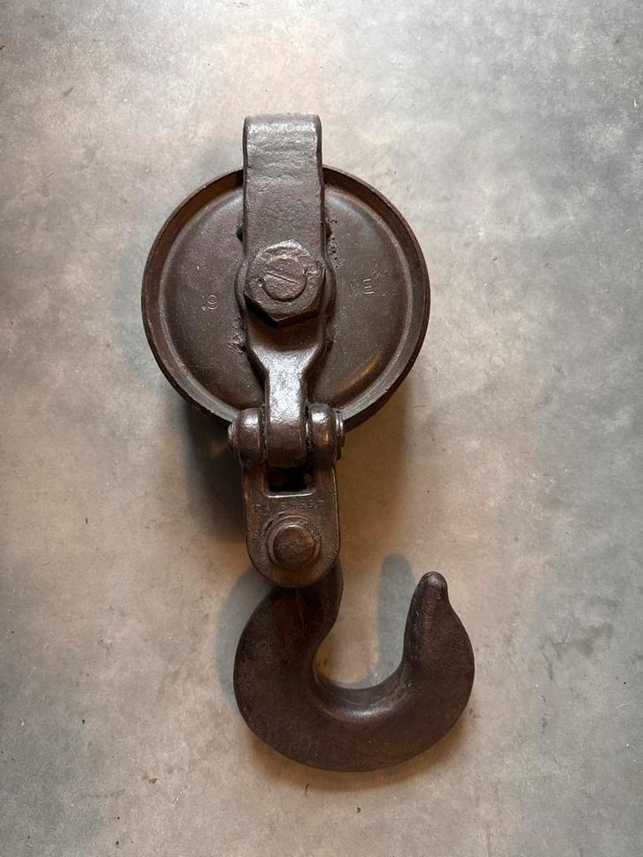 Oude stalen katrol met haak, Antiek en Kunst, Curiosa en Brocante, Ophalen