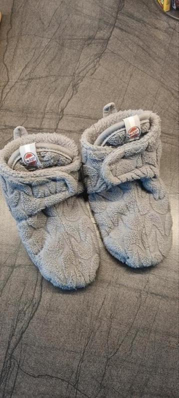 Lodger babyslofjes 12-18m beschikbaar voor biedingen