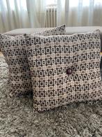 2x kussen meg retro print, Huis en Inrichting, Woonaccessoires | Kussens, Ophalen of Verzenden, Zo goed als nieuw, Bruin, Vierkant