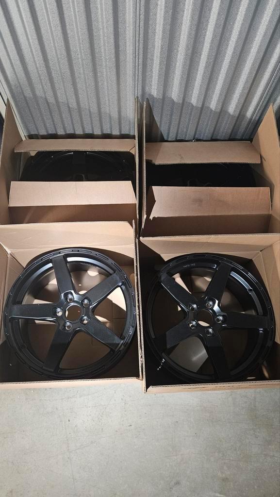 Dotz Marinabay zwart 18", Auto-onderdelen, Banden en Velgen, Velg(en), Zomerbanden, 18 inch, Personenwagen, Nieuw, Ophalen