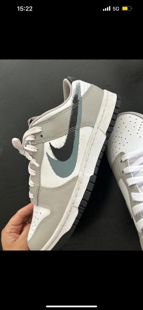 Nike dunk low, Ophalen of Verzenden, Zo goed als nieuw, Sneakers of Gympen