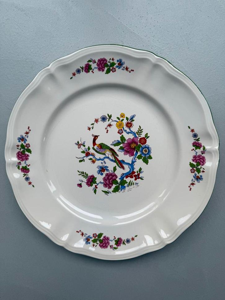 Frans Aardewerk Bord met Vogeldecoratie, Huis en Inrichting, Keuken | Servies, Gebruikt, Bord(en), Overige stijlen, Aardewerk
