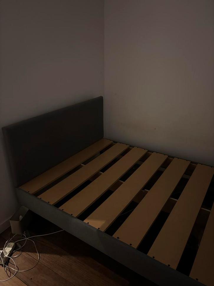 Ikea Sabovik Bedframe 140x200 - Zo Goed Als Nieuw!, Huis en Inrichting, Slaapkamer | Bedden, Zo goed als nieuw, Tweepersoons, 140 cm