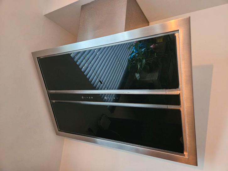 Smeg afzuigkap schuin 90cm breed zwart glas met RVS, Witgoed en Apparatuur, Afzuigkappen, Gebruikt, Wandschouwkap, 800 m³ per uur of meer