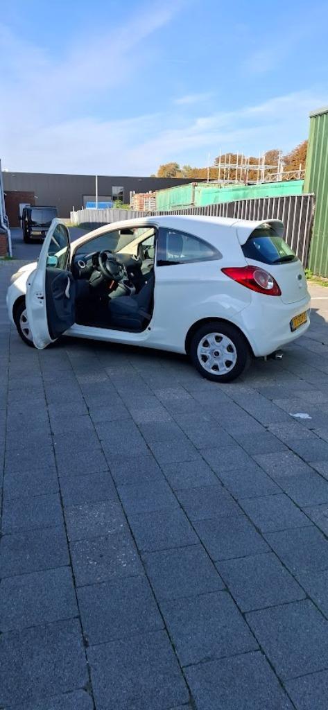 Ford Ka, Auto's, Ford, Particulier, Ka, ABS, Airconditioning, Elektrische ramen, Radio, Benzine, Handgeschakeld, Wit, Voorwielaandrijving