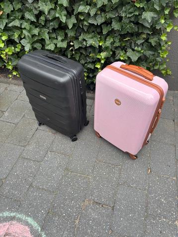 Set van 2 grote reiskoffers beschikbaar voor biedingen