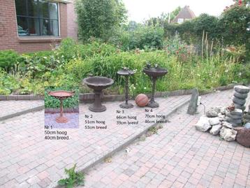 Vogelbad beschikbaar voor biedingen
