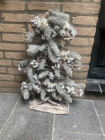 Decoratieve Kerstboom van Takken beschikbaar voor biedingen