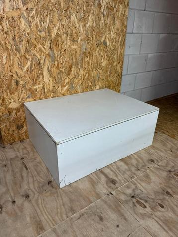 Podium blok sokkel wit gratis ophalen 120x90 cm beschikbaar voor biedingen