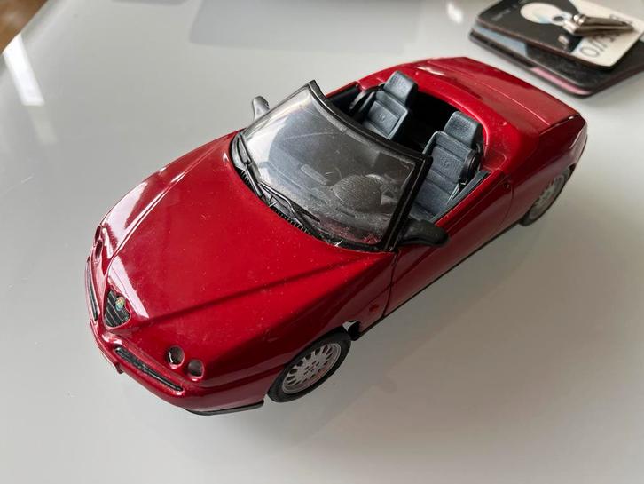 Maisto Alfa Romeo Spider 1:18, Hobby en Vrije tijd, Modelauto's | 1:18, Gebruikt, Auto, Maisto, Ophalen of Verzenden