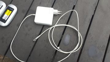 Apple 85W Magsafe Power Adapter Oplader zie foto's beschikbaar voor biedingen