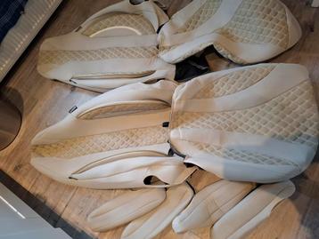 Luxe creme kleurige stoelhoezen voor camper beschikbaar voor biedingen
