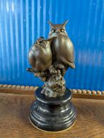 Bronzen beeld van twee uilen op marmeren voet, Ophalen of Verzenden