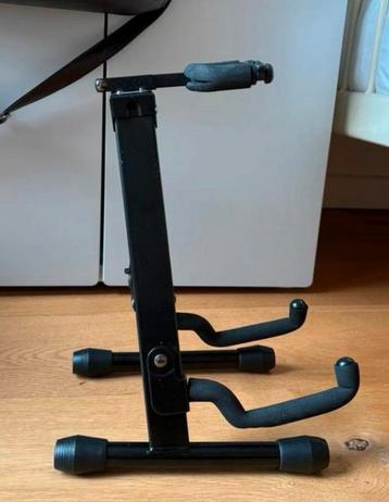Ukulele standaard - inklapbaar beschikbaar voor biedingen