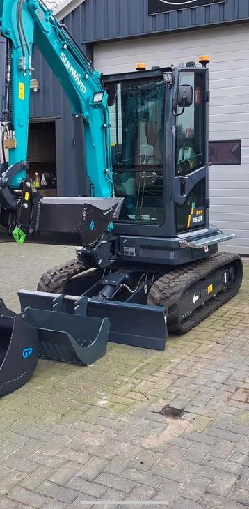 Opklapbare treeplank Hidromek Sunward Engcon Liebherr Giant beschikbaar voor biedingen