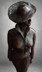 Brons beeld stijlvolle moderne Interpretatie van Art Deco, Antiek en Kunst, Antiek | Koper en Brons, Ophalen of Verzenden, Brons