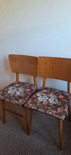 Vintage eetkamerstoelen. Gebloemde stof, Ophalen, Hout, Gebruikt, Twee