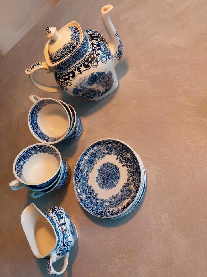 Petrus Regout Castillo Theeservies, Antiek en Kunst, Antiek | Servies compleet, Ophalen of Verzenden