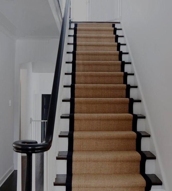 Traploper , sisal look . Afgewerkt met 6.cm zichtbaar band ., Huis en Inrichting, Stoffering | Vloerbedekking, Nieuw, Tapijt, minder dan 10 m²