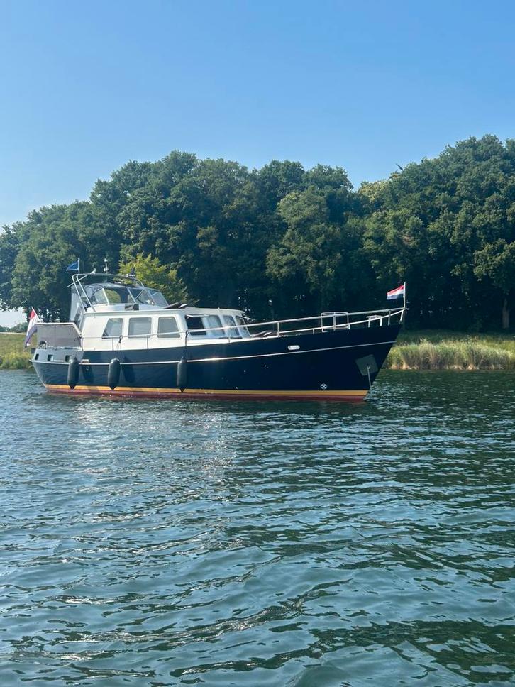 Vries lentsch kotter 1400, Watersport en Boten, Motorboten en Motorjachten, Zo goed als nieuw, Staal, Diesel, 50 pk of meer, Ophalen of Verzenden